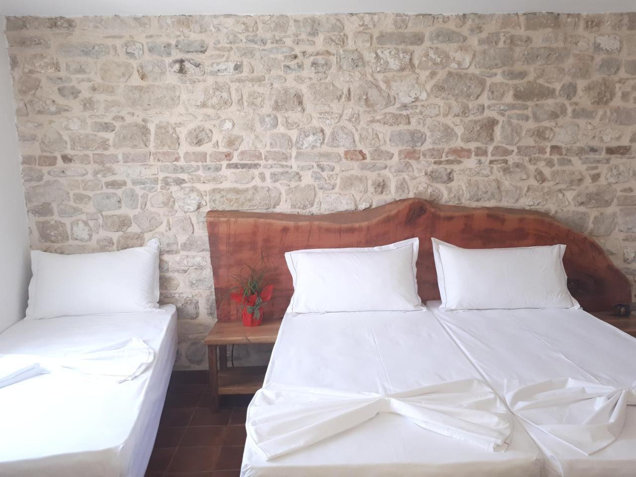 Hotel Omer Берат Экстерьер фото